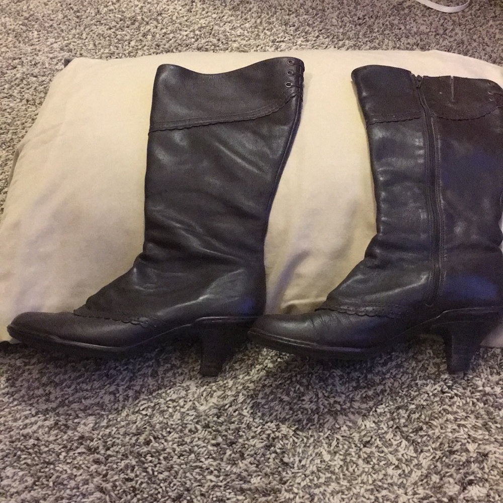 Sofft dark brown kitten heel tall boots